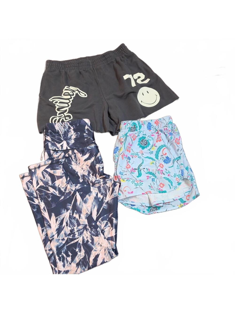 size medium Bundle Includes 2 shorts ( old navy, h&m) , 1 leggings (kyodan)